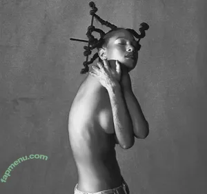Willow Smith / willowsmith nude photo #0002