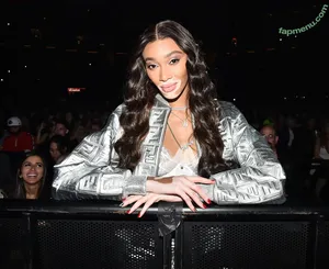 Winnie Harlow / winnieharlow nude photo #0577