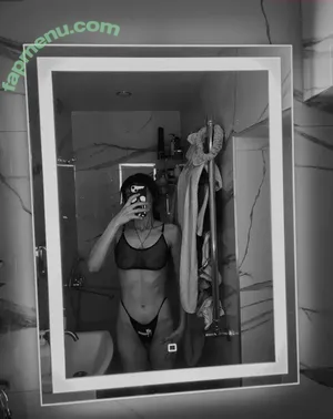  nude photo #0002