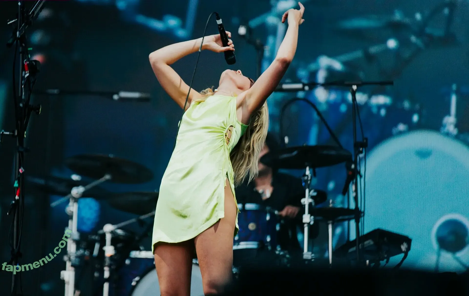 Wolf Alice nude photo #0011 (Wolf Alice)
