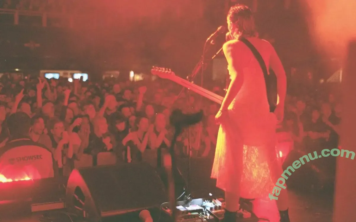 Wolf Alice nude photo #0014 (Wolf Alice)