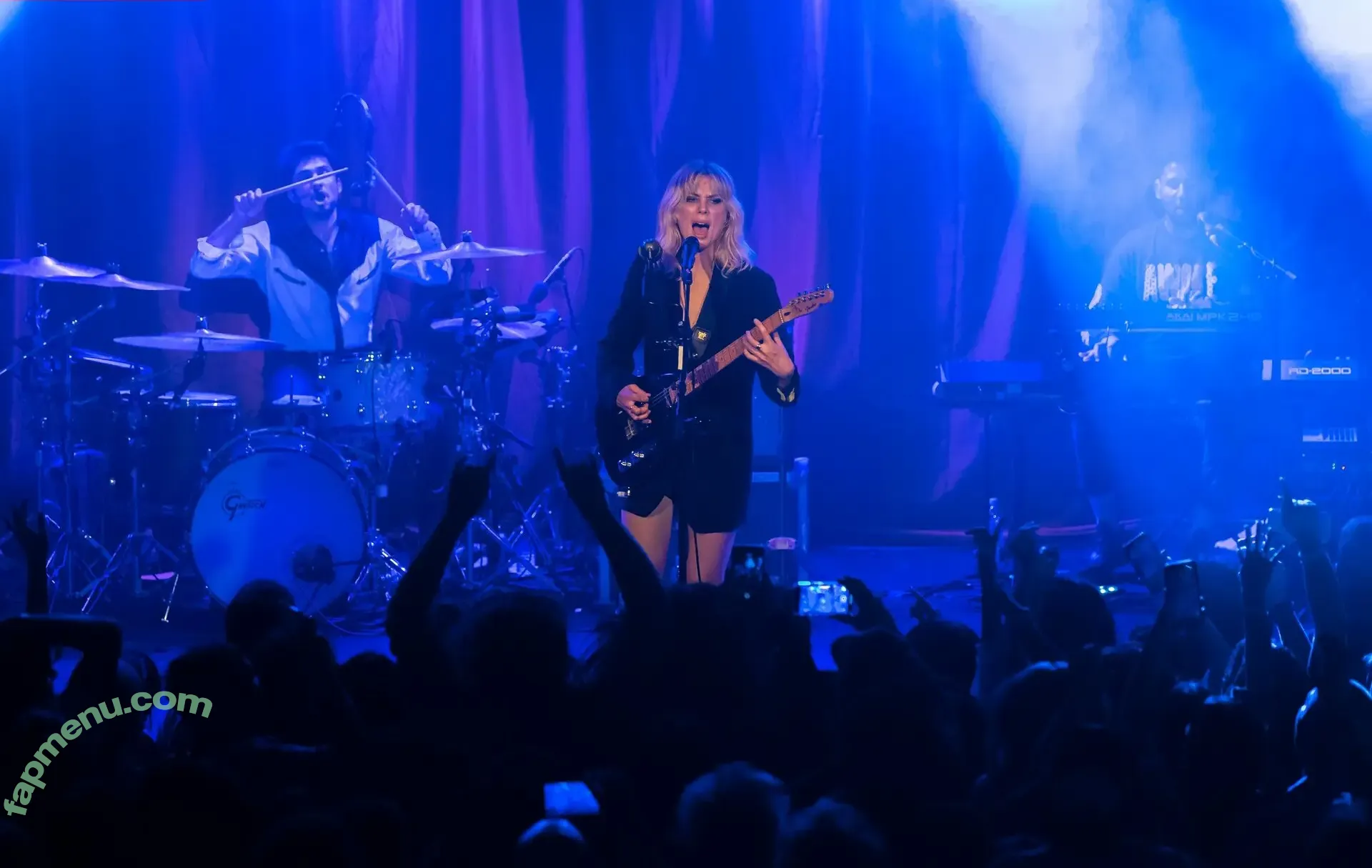 Wolf Alice nude photo #0020 (Wolf Alice)