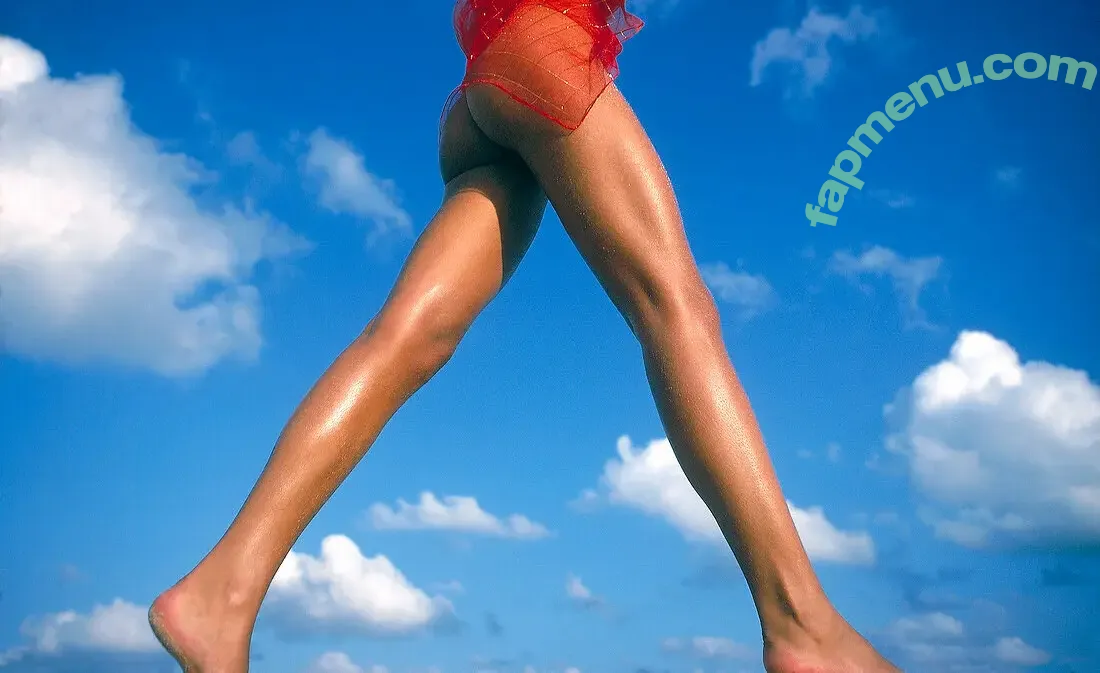 womanwearingred nude photo #0042 (womanwearingred)