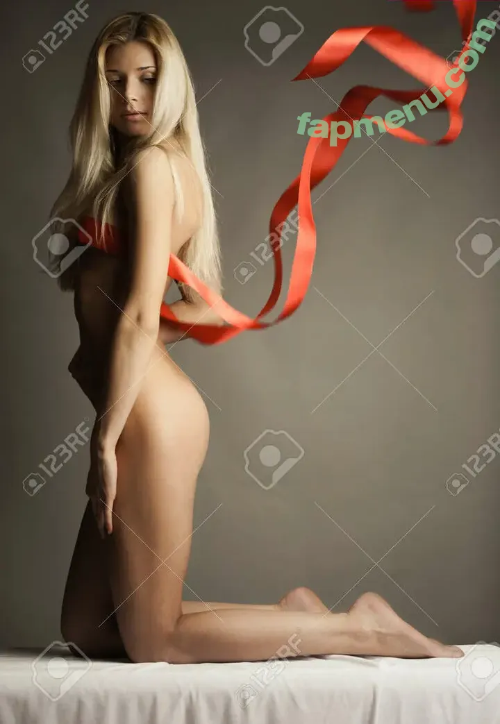 womanwearingred nude photo #0045 (womanwearingred)