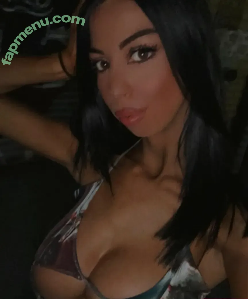 Wutangela nude photo #0023 (Wutangela)