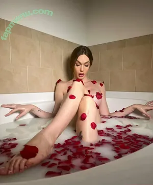 xcrystalthayerx / crystalthayerofficial nude photo #0436