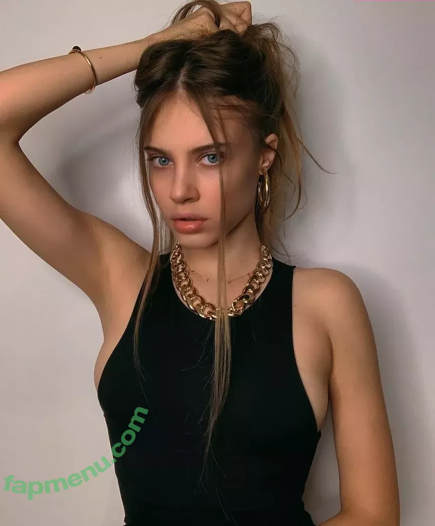 Xenia Tchoumitcheva nude photo #0065 (xenia / xeniatchoumi)