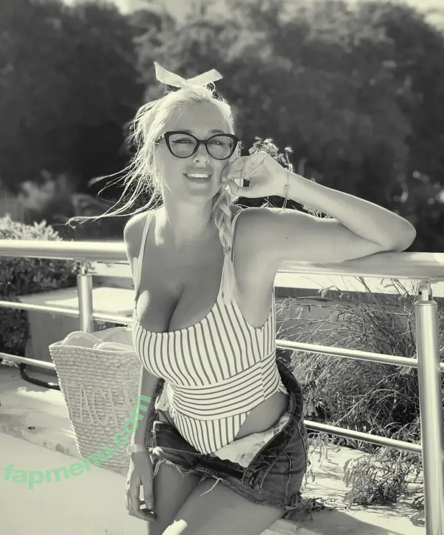 Xhulia Niсo nude photo #0096 (xhulianico)