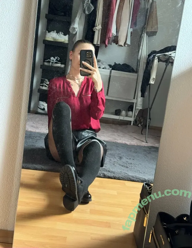 xmissninax nude photo #0010 (xmissninax)