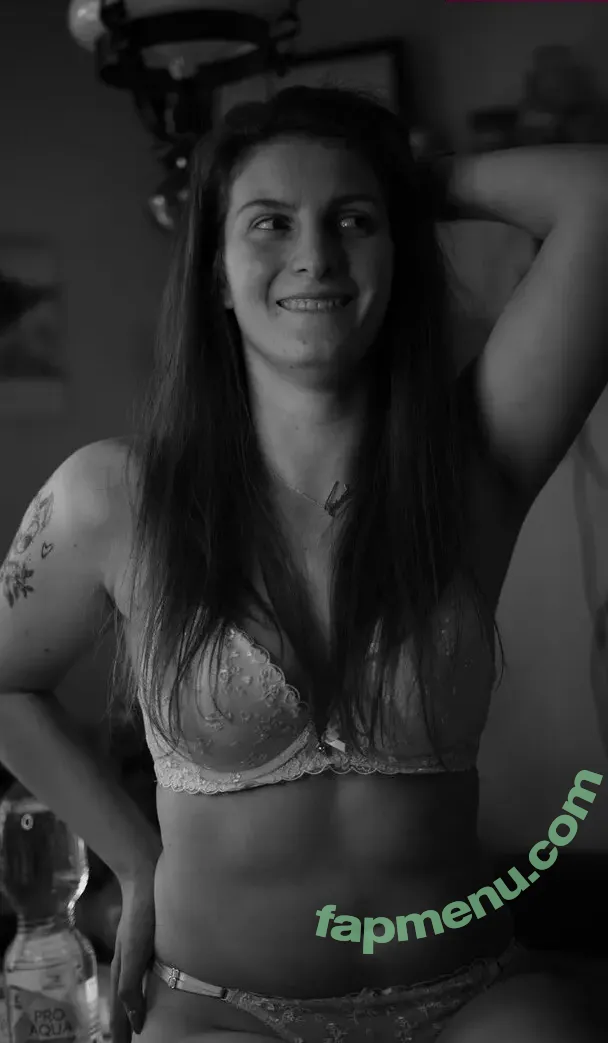 xmrs_hrzx nude photo #0005 (xmrs_hrzx)