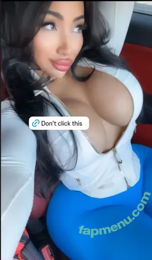 xo.braziliana / xo.samayaa nude photo #0011