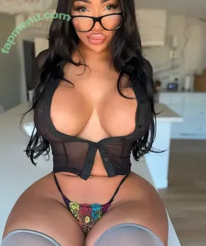 xo.braziliana / xo.samayaa nude photo #0014