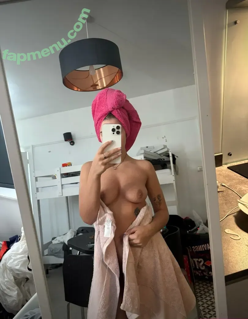 xo_.megan_.xox nude photo #0002 (megsj0j)