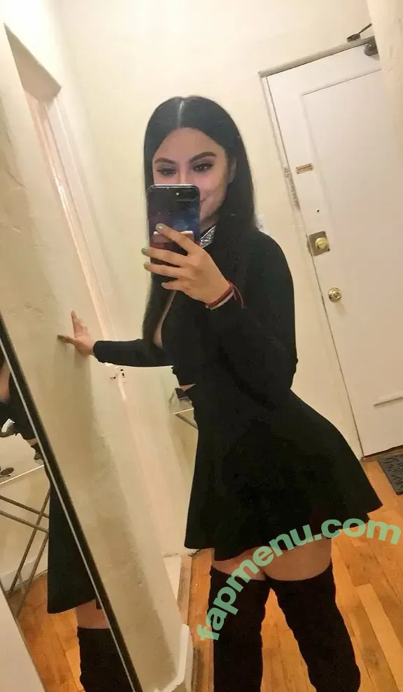 Xobeya nude photo #0001 (Helloelide / xobeya_ / xxobeya)