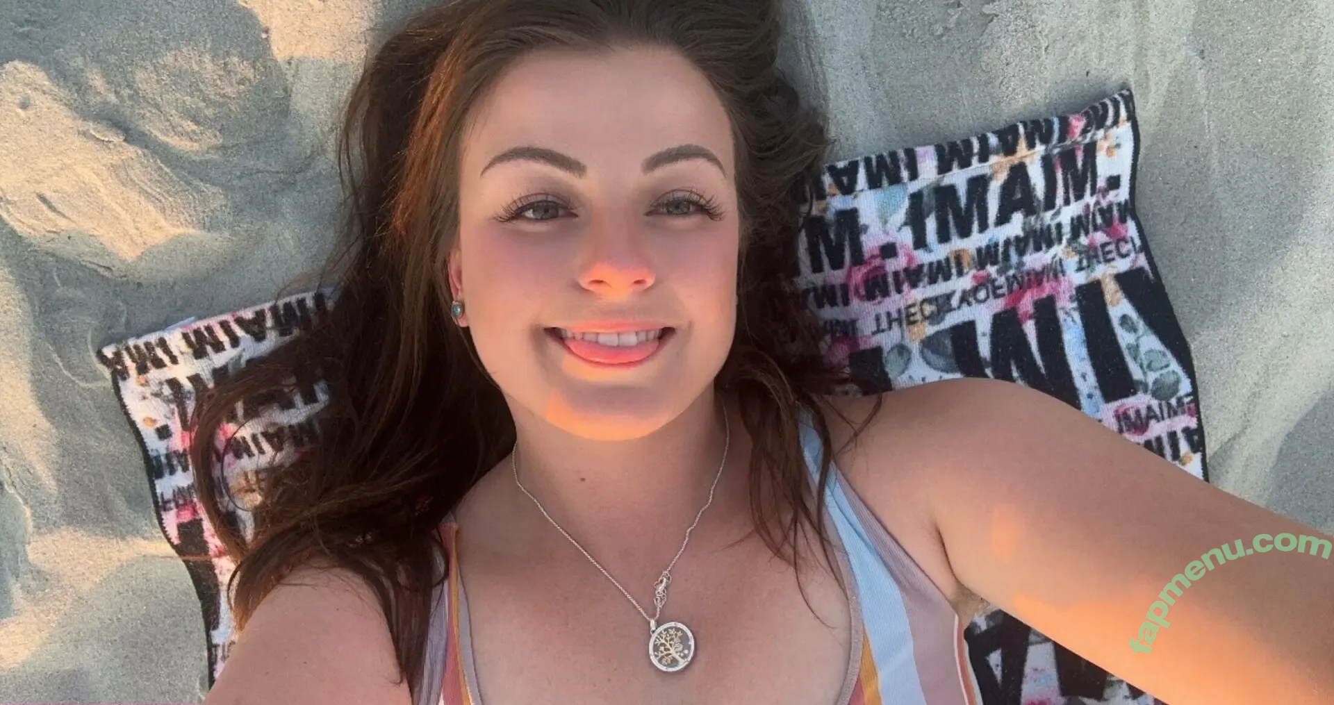 xoxoqueenquinnxoxo nude photo #0006 (quin_xo_.xo)
