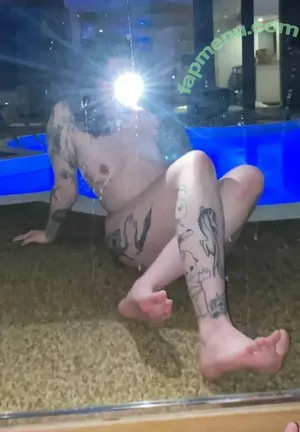 Xtoxicityx / bandsvansandphotographyhands nude photo #0003