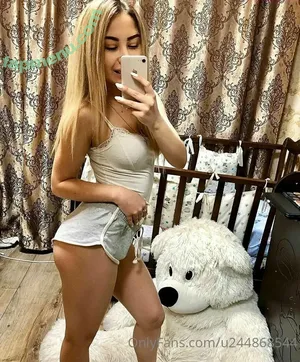 nude photo #0002