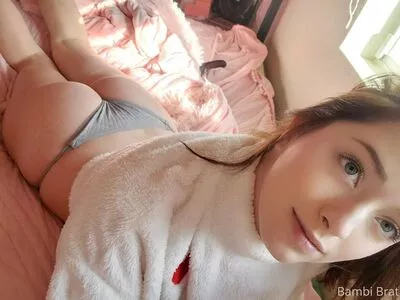 xxbambibratxx / xxabbygrayxx nude photo #0076