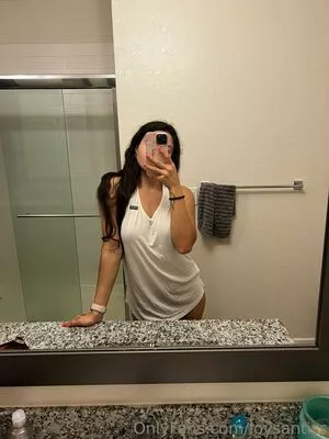 xxloy / Loysantis nude photo #0004