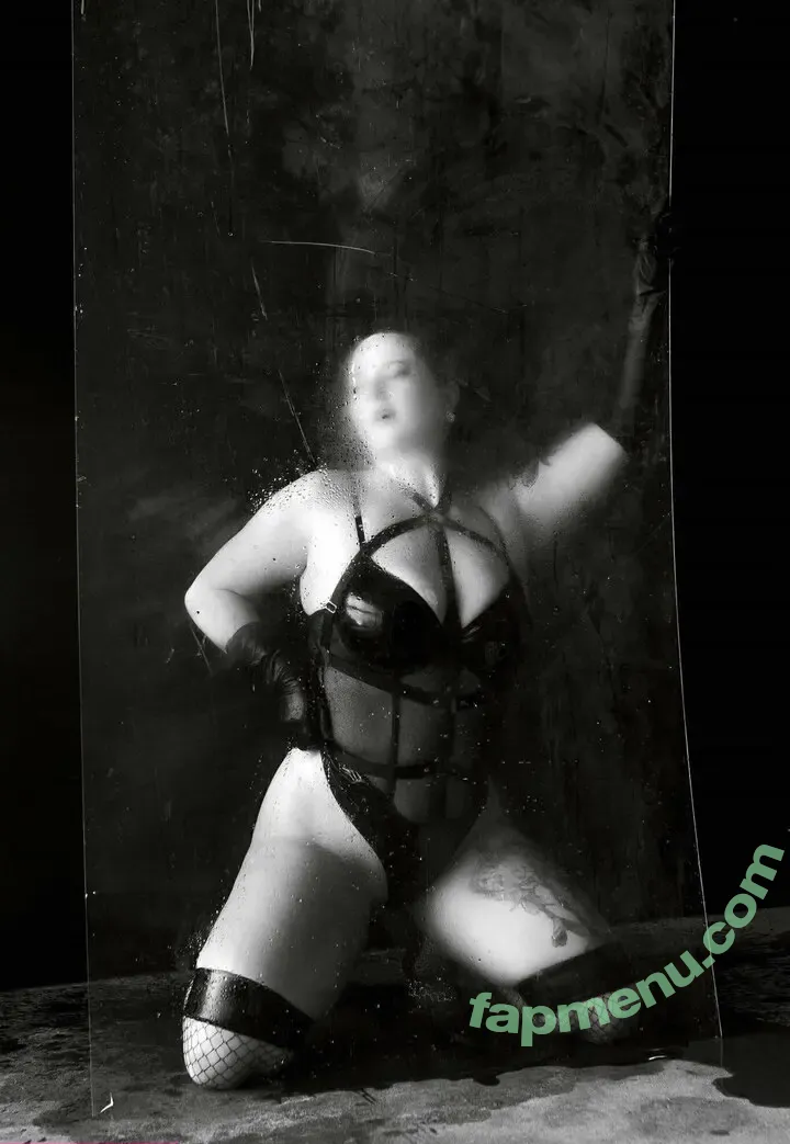 xxxamericanaxxx nude photo #0030 (xxxamericanaxxx)