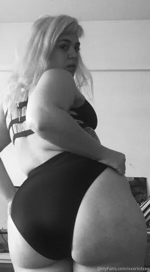  nude photo #0004