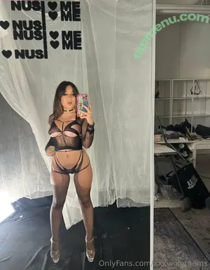 xxxvioletgems / violet__gem nude photo #0008