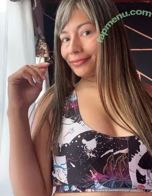 yani18 / _yani18 nude photo #0009