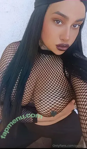 yani18 / _yani18 nude photo #0030