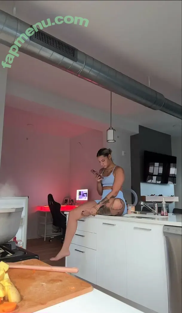 Yanirisbraga nude photo #0003 (Yanirisbraga)