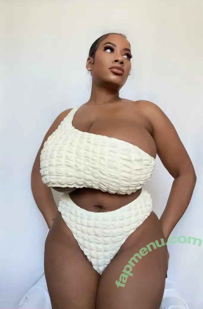 yanithebodyvip nude photo #0013 (yani.the.body)