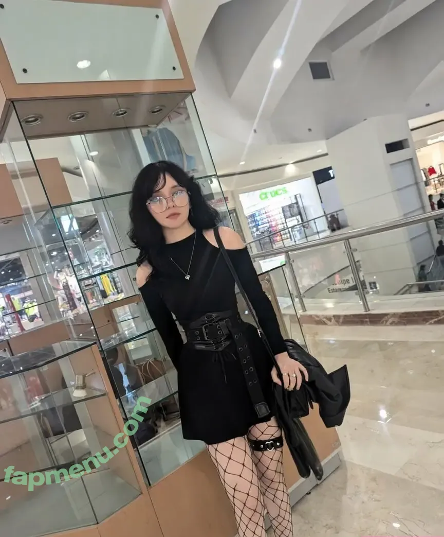 yarelimichelle__ nude photo #0008 (michsopy / yareli_michelle_ / yarelisopy)