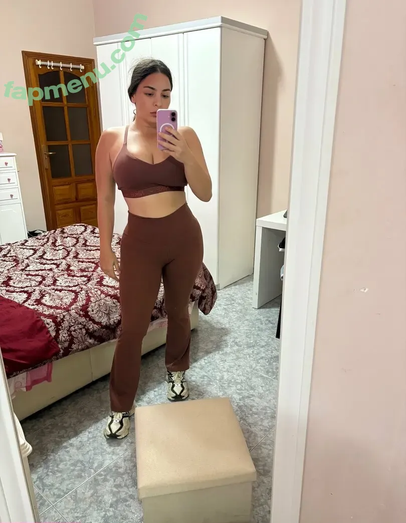 yareliroses nude photo #0001 (yareliroses)