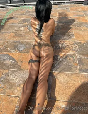 Yasmina Khan / pengaliprincess / yasmina__khanx nude photo #0014