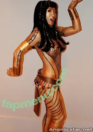 Yaya Han / yayahan nude photo #0029