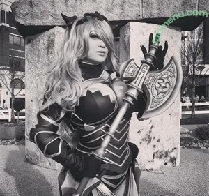 Yaya Han / yayahan nude photo #0031
