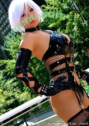 Yaya Han / yayahan nude photo #0032