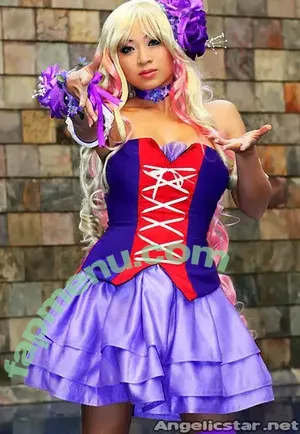 Yaya Han / yayahan nude photo #0037