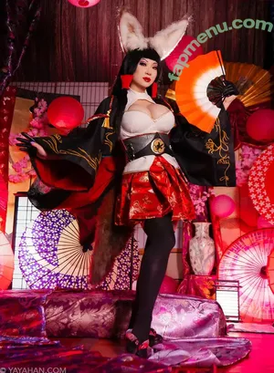 Yaya Han / yayahan nude photo #0057