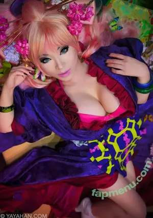 Yaya Han / yayahan nude photo #0079