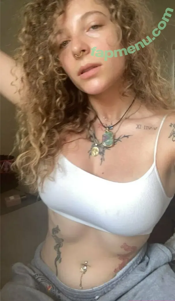 yaya579 nude photo #0005 (spicyygirll555)