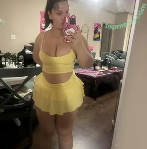 Yazarreth nude photo #0003