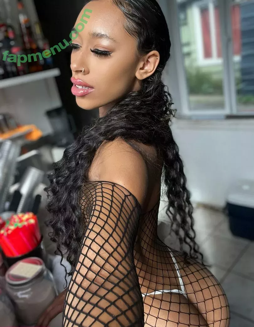 yazzyyams nude photo #0918 (Queen Yasmeena / yazzylonglegs)