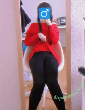 Yclawz nude photo #0001