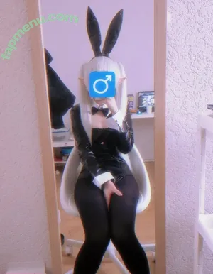 Yclawz nude photo #0001