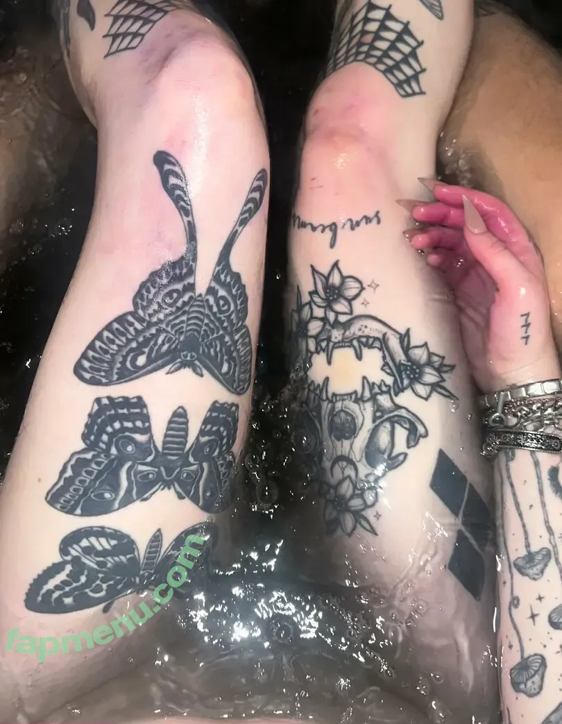 yeahimcaroline nude photo #0002 (ayycarolineefree)