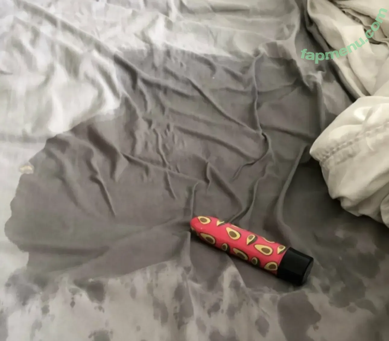 yell0wp0rntapez nude photo #0030 (jake_inphamous)