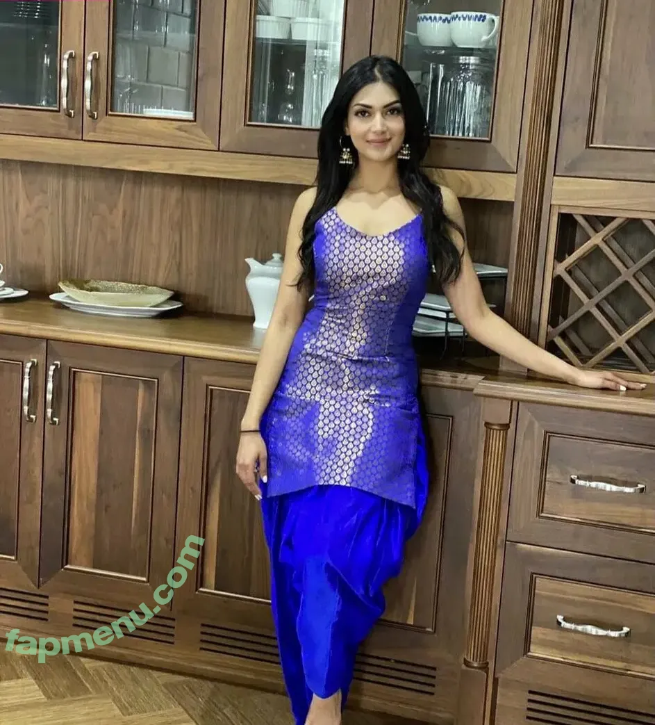 Yeshasagar nude photo #0005 (Yeshasagar)