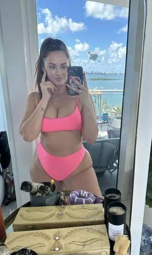Yesjulz nude photo #0001
