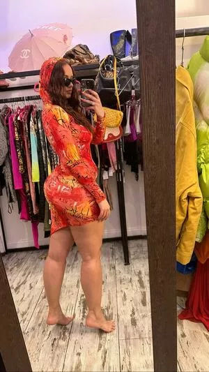 Yesjulz nude photo #0025