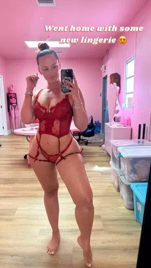 Yesjulz nude photo #0044